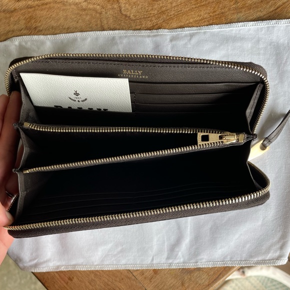 Bally Dark Brown Zippered Wallet - Picture 2 of 2